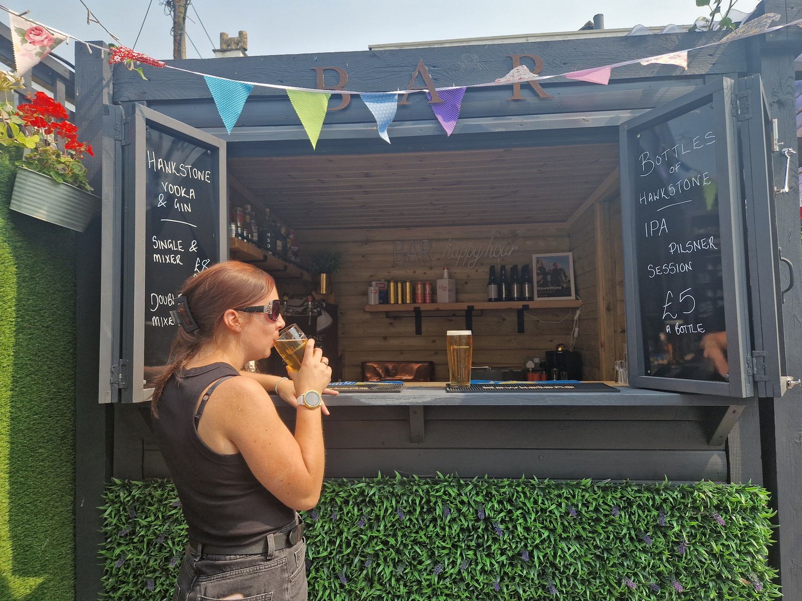 Bar Thirty Five Outside